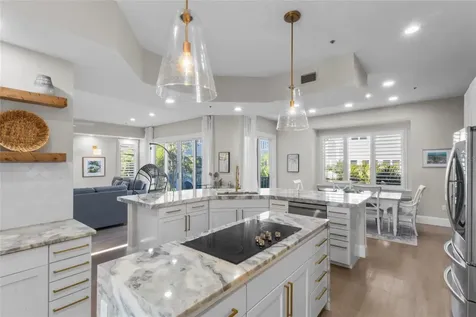 515 Forest Way Longboat Key FL 34228