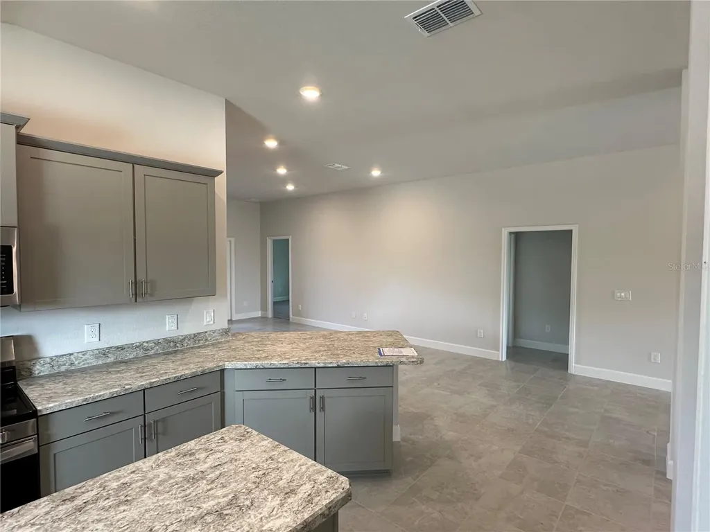 12555 NE 48th Terrace Oxford FL 34484
