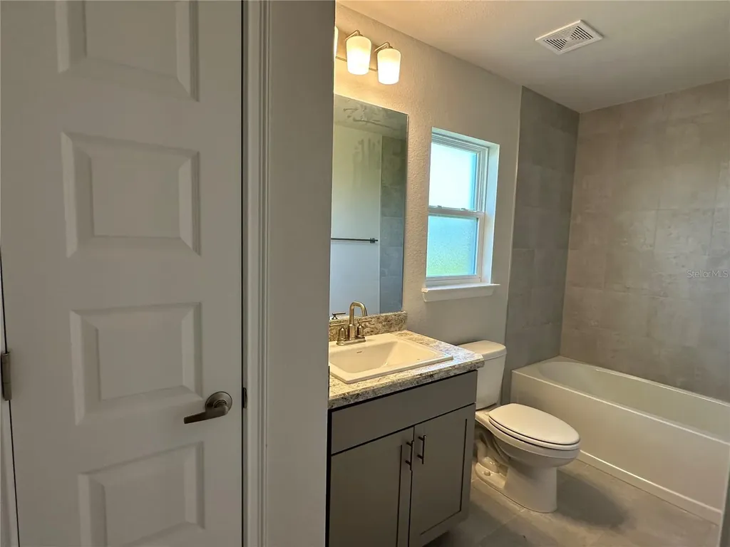 12555 NE 48th Terrace Oxford FL 34484