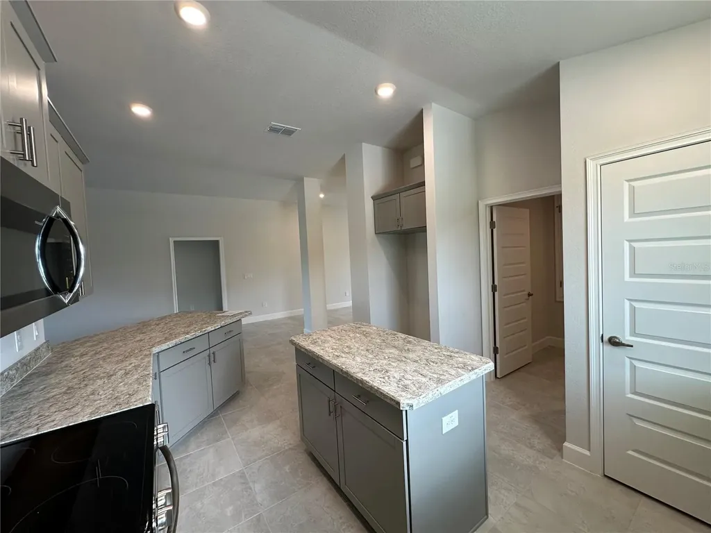 12555 NE 48th Terrace Oxford FL 34484