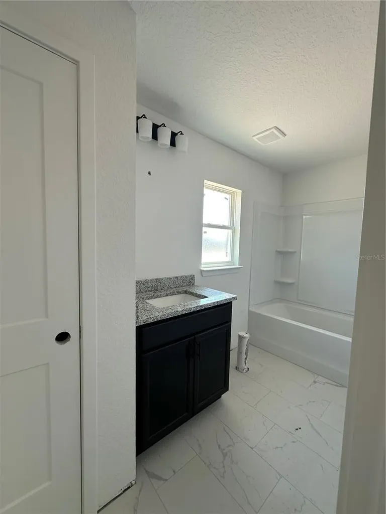 12555 NE 48th Terrace Oxford FL 34484