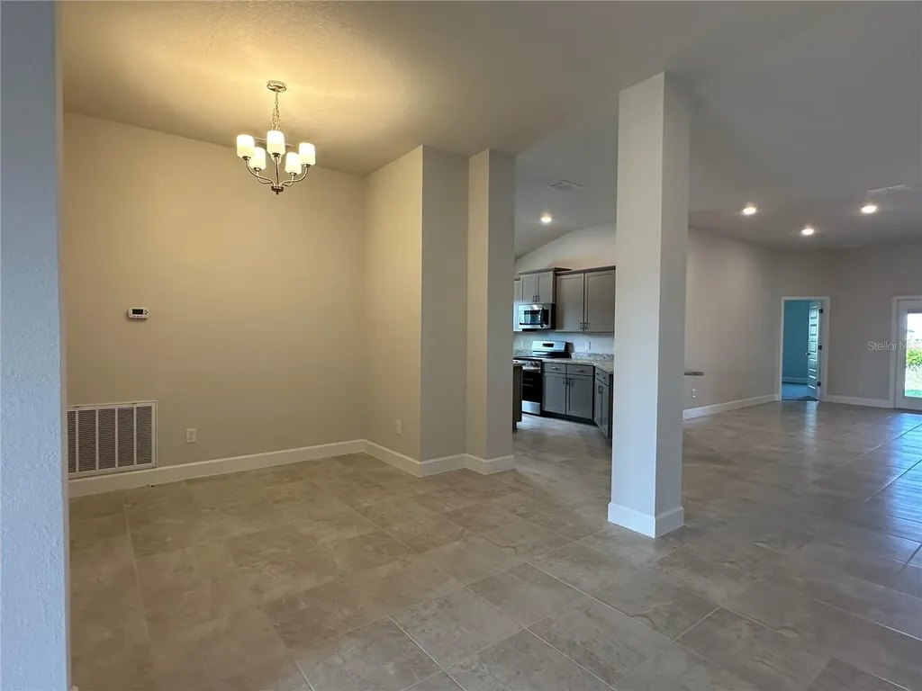 12555 NE 48th Terrace Oxford FL 34484