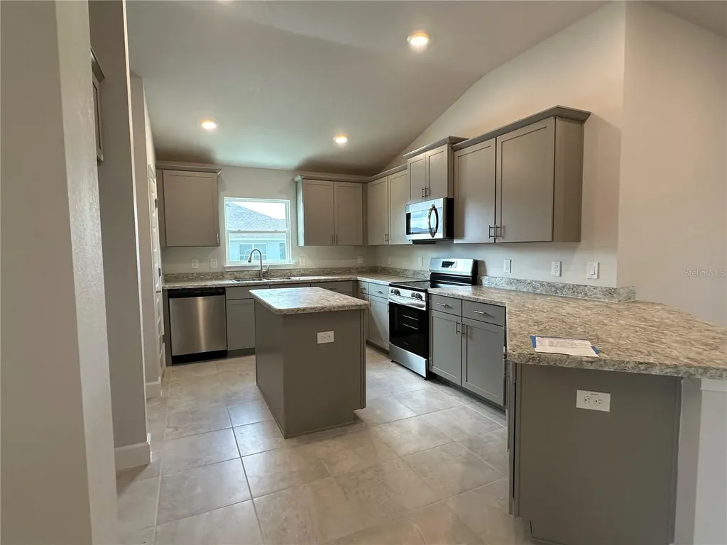 12555 NE 48th Terrace Oxford FL 34484