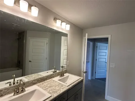 12555 NE 48th Terrace Oxford FL 34484