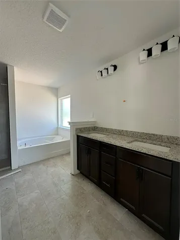 12555 NE 48th Terrace Oxford FL 34484