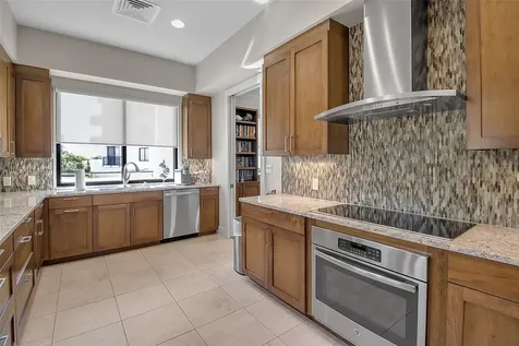 1485 Gulf Of Mexico Drive Longboat Key FL 34228