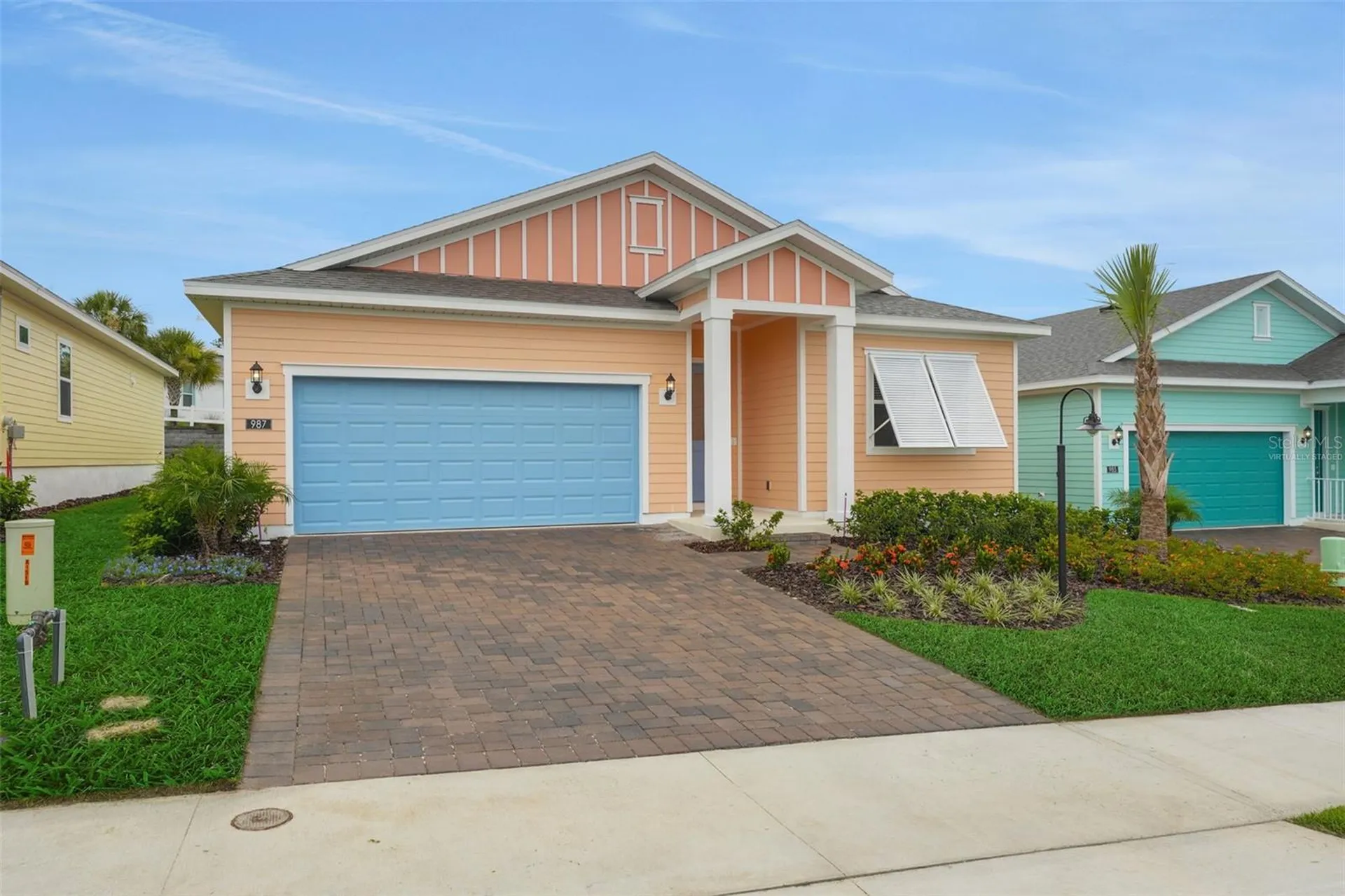 987 Fiesta Key Circle Lady Lake FL 32159
