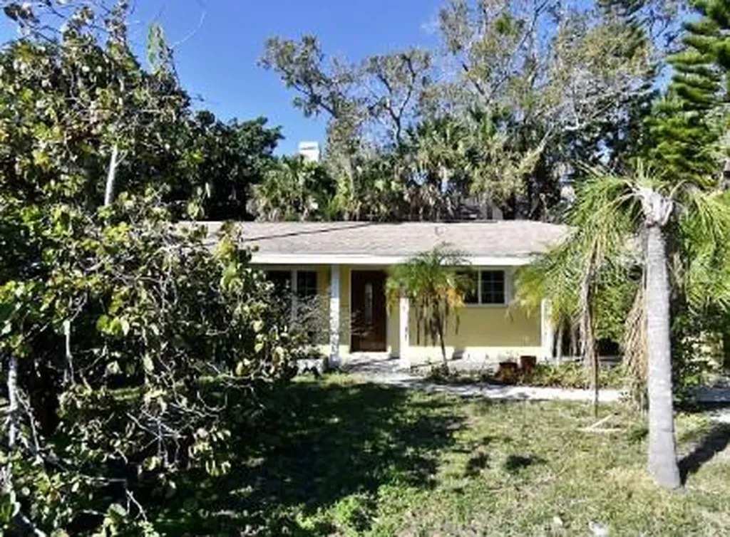 3904 Maravic Place Sarasota FL 34231