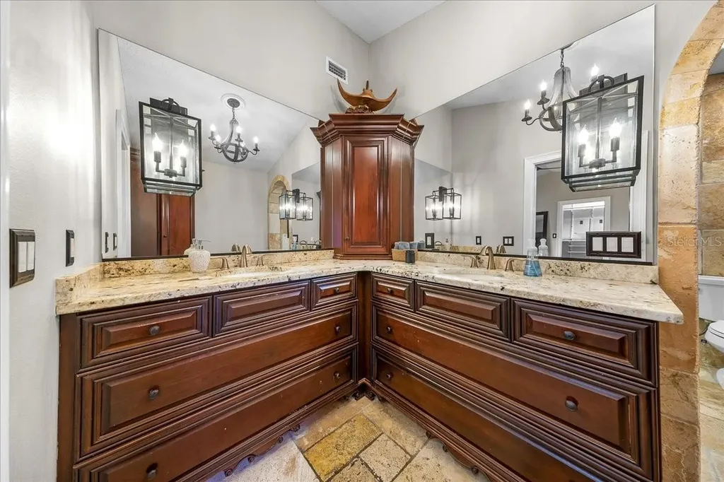 452 SE Paradise Point Road Crystal River FL 34429