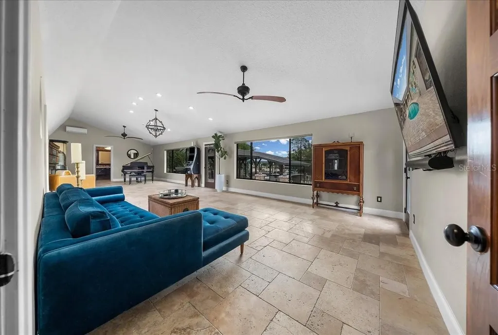 452 SE Paradise Point Road Crystal River FL 34429