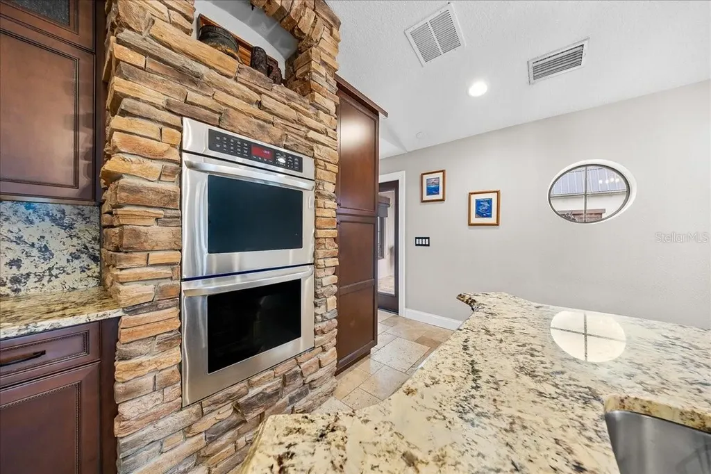 452 SE Paradise Point Road Crystal River FL 34429