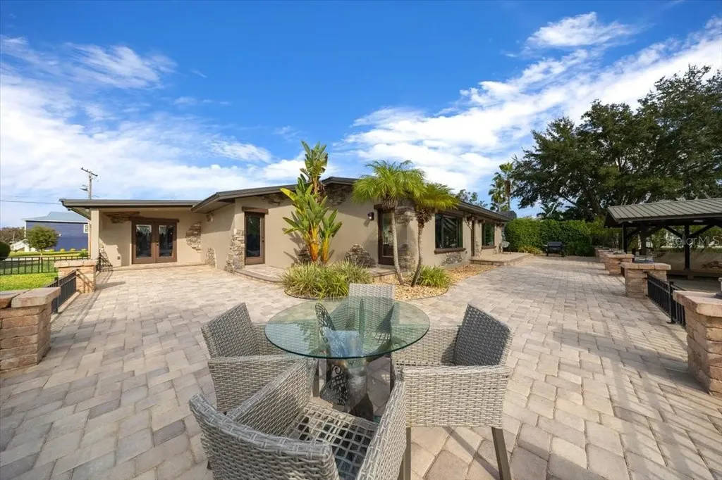 452 SE Paradise Point Road Crystal River FL 34429