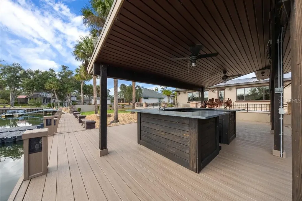 452 SE Paradise Point Road Crystal River FL 34429