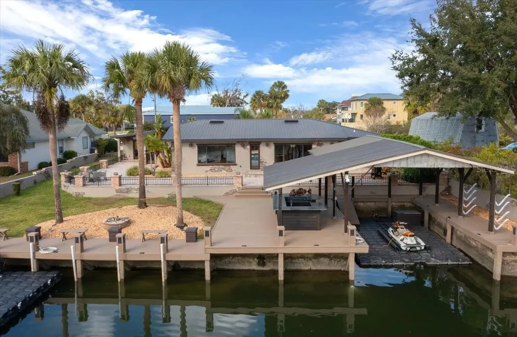 452 SE Paradise Point Road Crystal River FL 34429