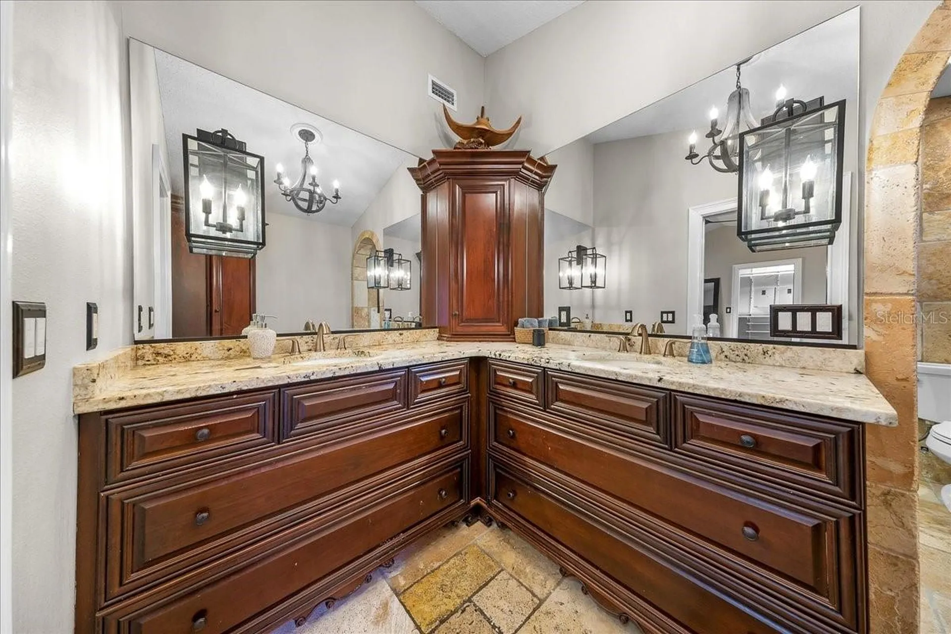 452 SE Paradise Point Road Crystal River FL 34429