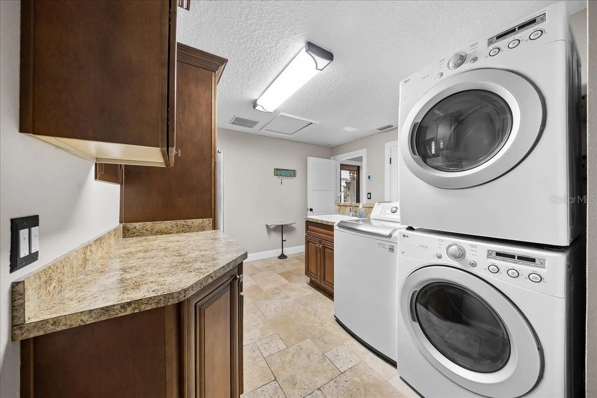 452 SE Paradise Point Road Crystal River FL 34429