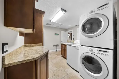452 SE Paradise Point Road Crystal River FL 34429