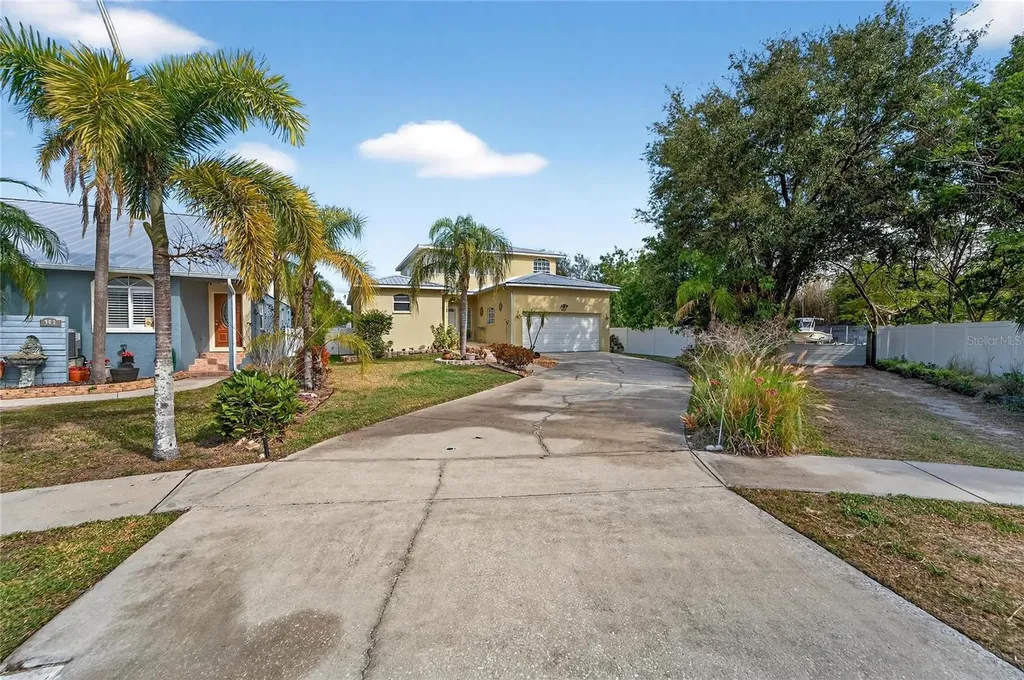 901 Shagos Drive Apollo Beach FL 33572