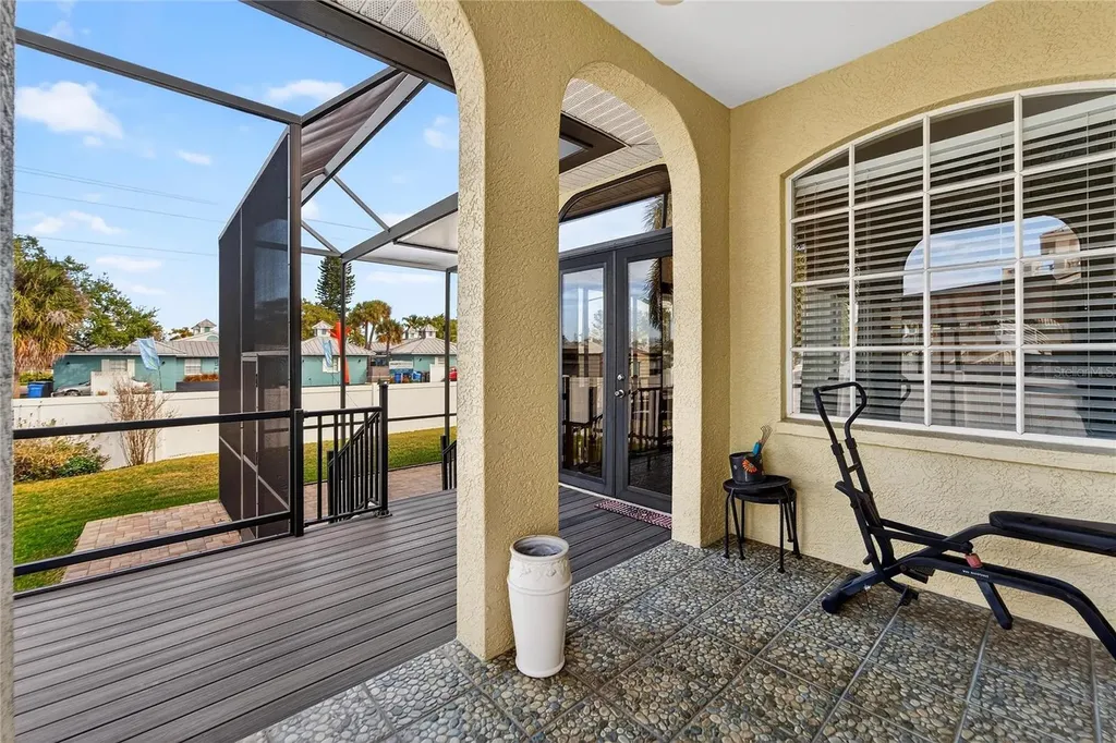 901 Shagos Drive Apollo Beach FL 33572