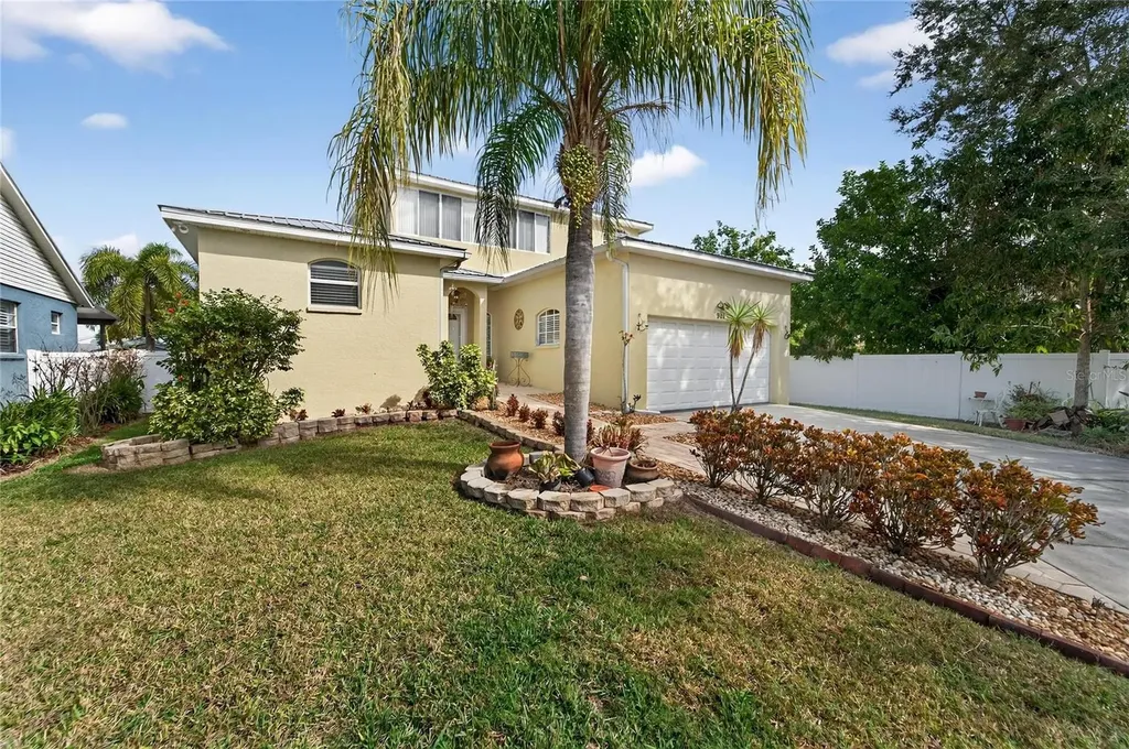 901 Shagos Drive Apollo Beach FL 33572