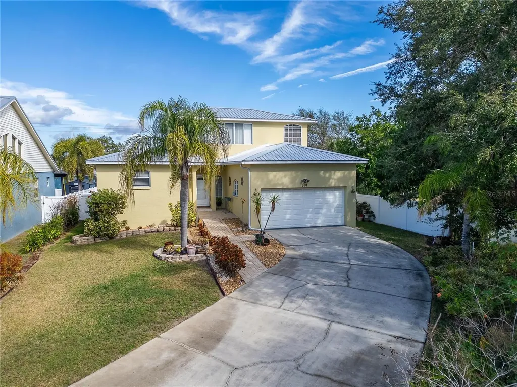 901 Shagos Drive Apollo Beach FL 33572