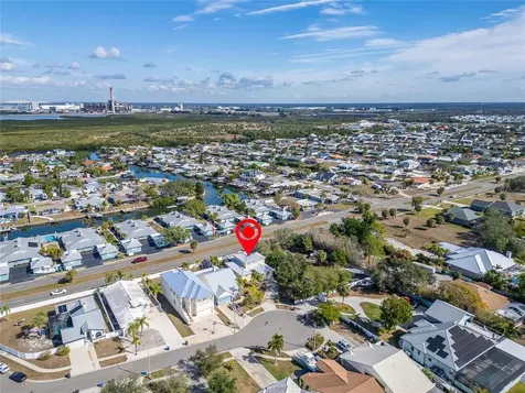 901 Shagos Drive Apollo Beach FL 33572
