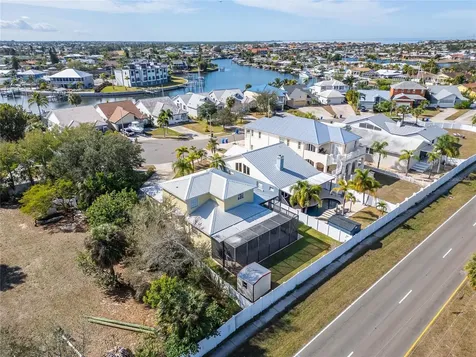 901 Shagos Drive Apollo Beach FL 33572