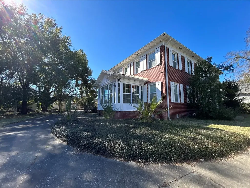 1105 Herndon Street Leesburg FL 34748
