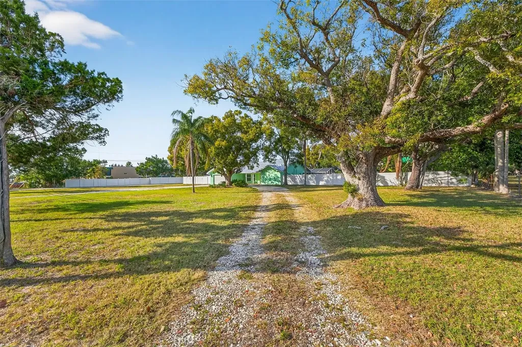 11945 74th Avenue Seminole FL 33772