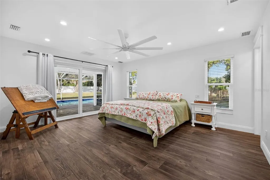 11945 74th Avenue Seminole FL 33772