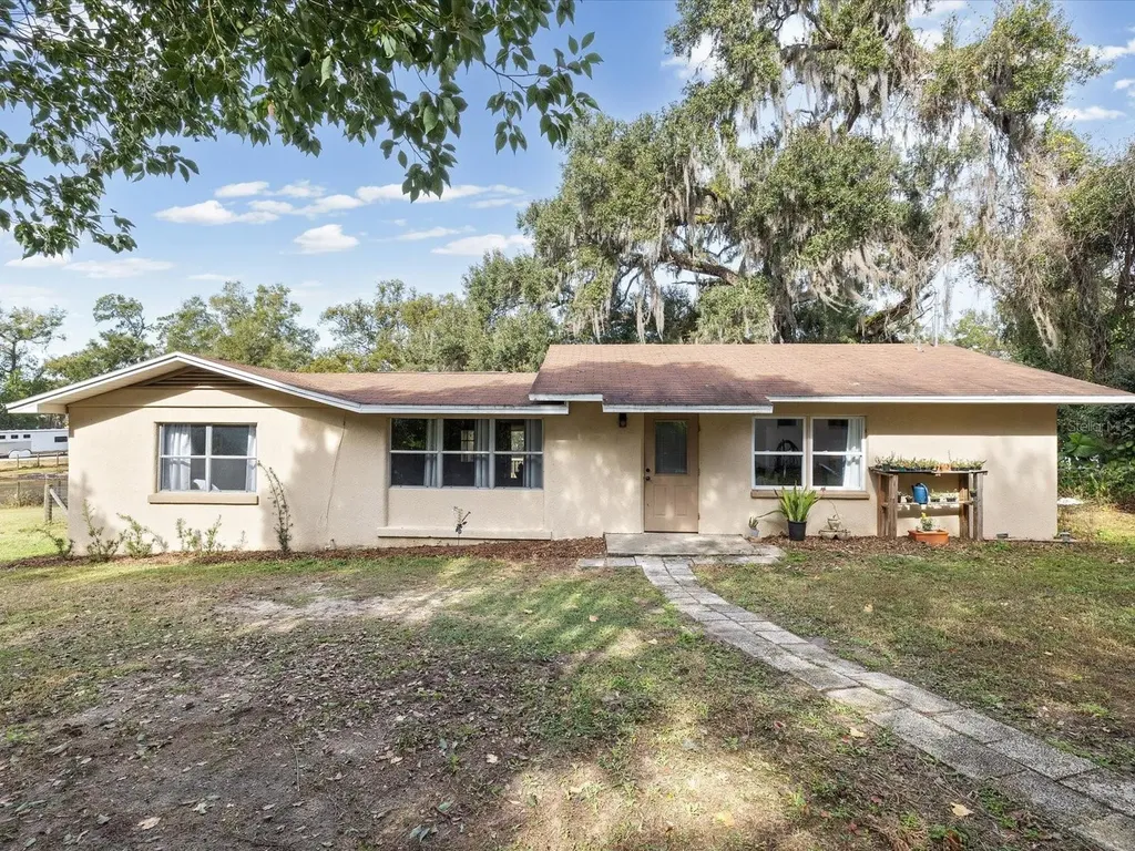 36228 Clinton Avenue Dade City FL 33525