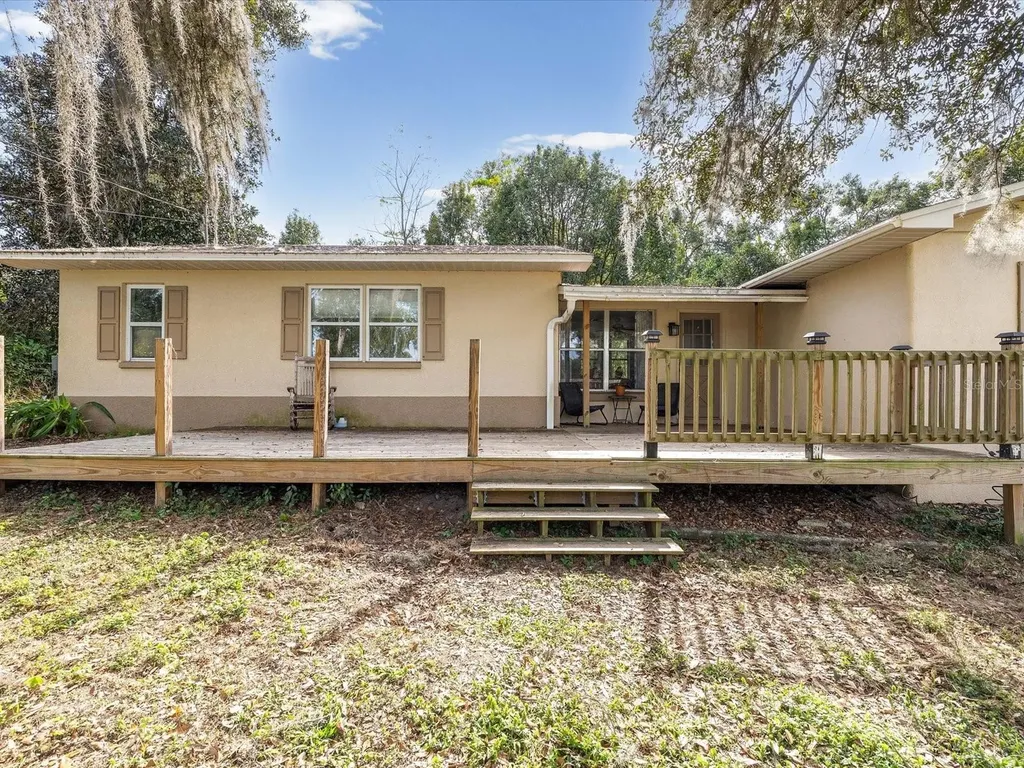 36228 Clinton Avenue Dade City FL 33525
