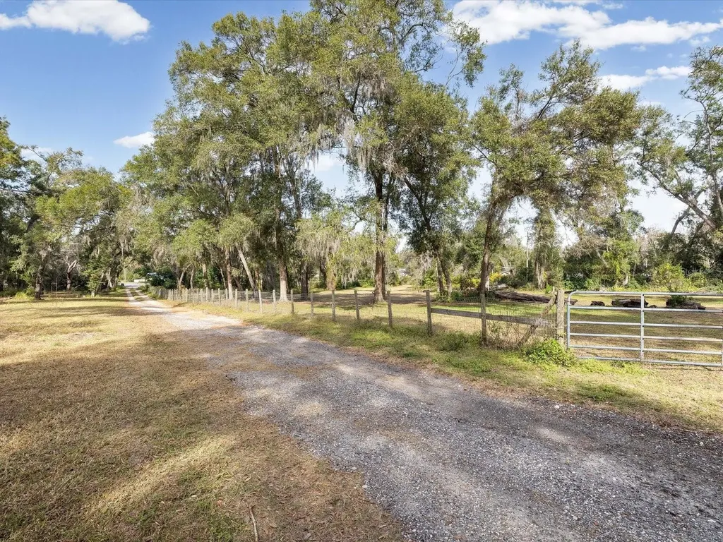 36228 Clinton Avenue Dade City FL 33525