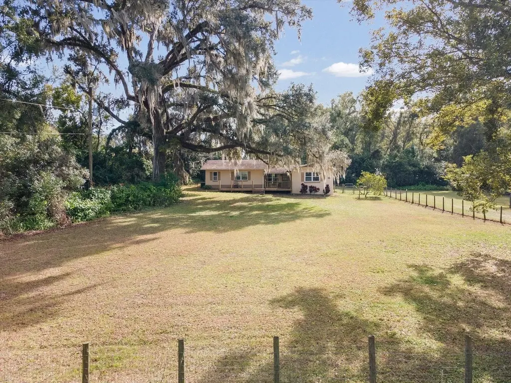 36228 Clinton Avenue Dade City FL 33525