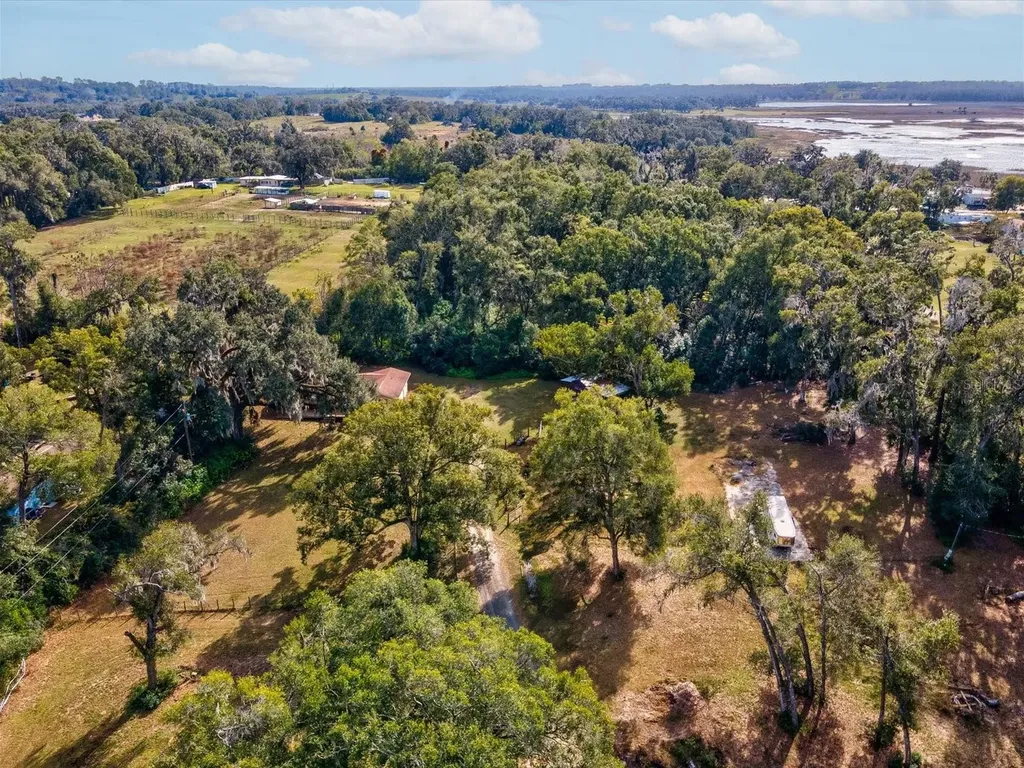 36228 Clinton Avenue Dade City FL 33525