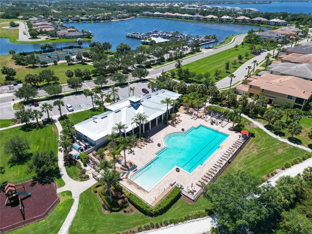 907 Tidewater Shores Loop Bradenton FL 34208