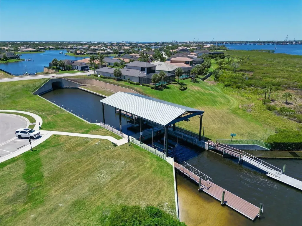 907 Tidewater Shores Loop Bradenton FL 34208