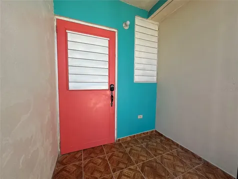 Paseo Magdalena Street Urb. Levittown Lakes Toa Baja PR 00949