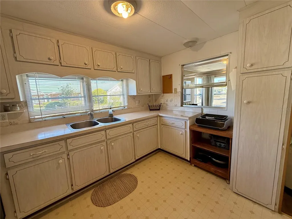 82257 3rd Avenue N Pinellas Park FL 33781