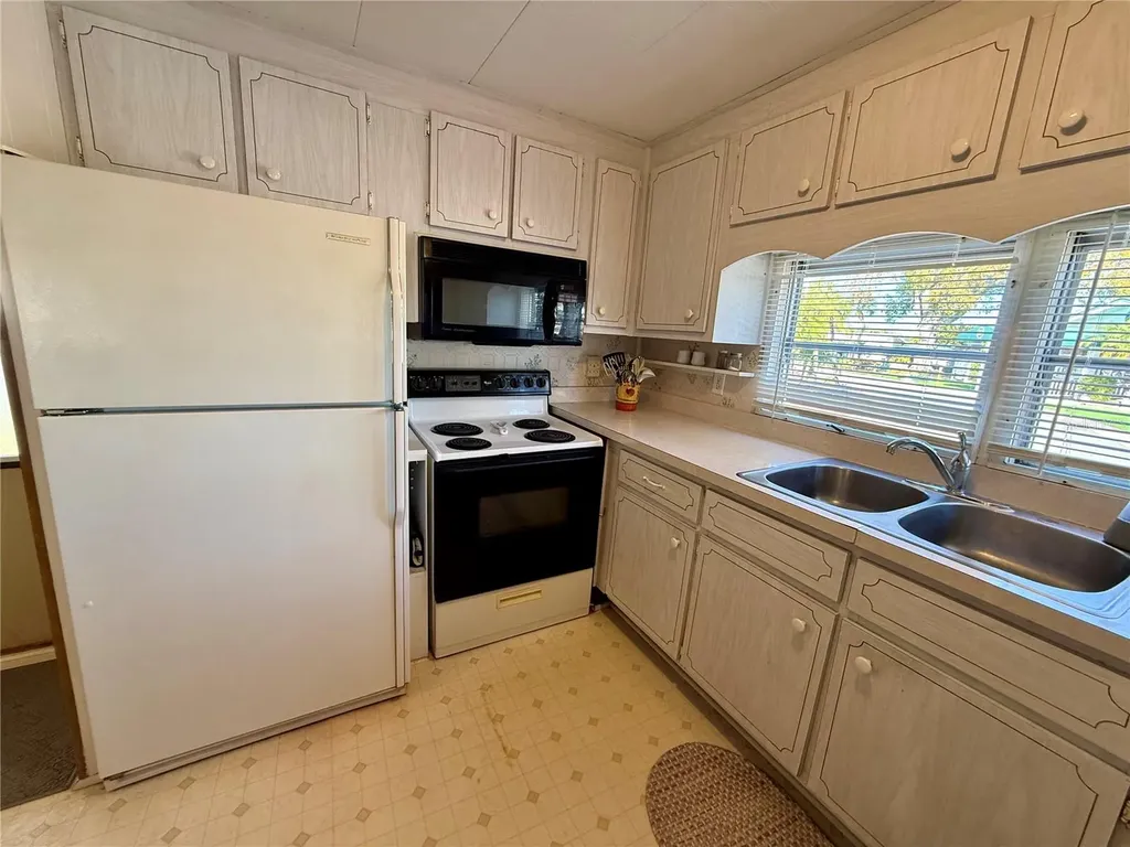 82257 3rd Avenue N Pinellas Park FL 33781