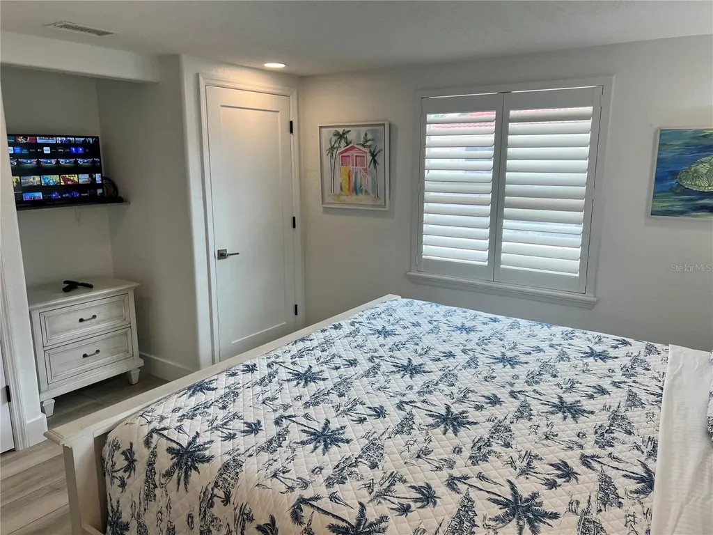 6154 Midnight Pass Road Sarasota FL 34242