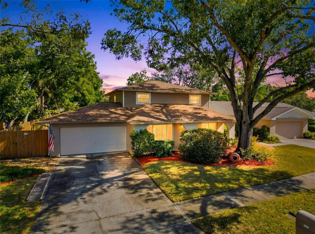 7923 Singing Court Place Tampa FL 33615