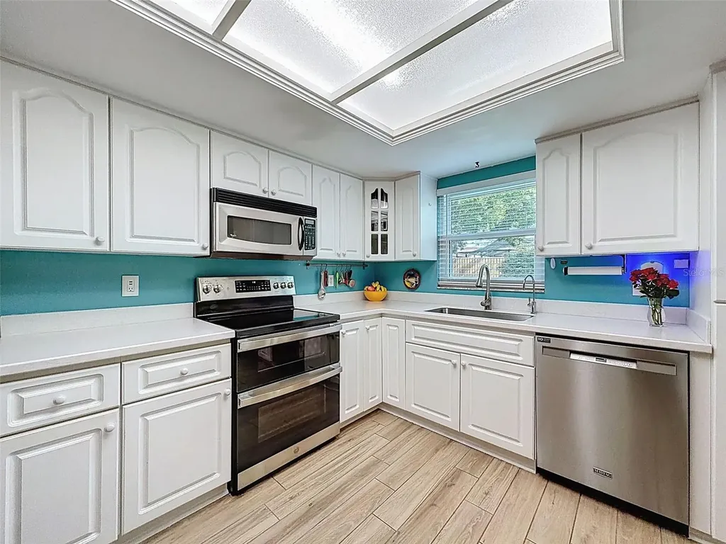 7923 Singing Court Place Tampa FL 33615