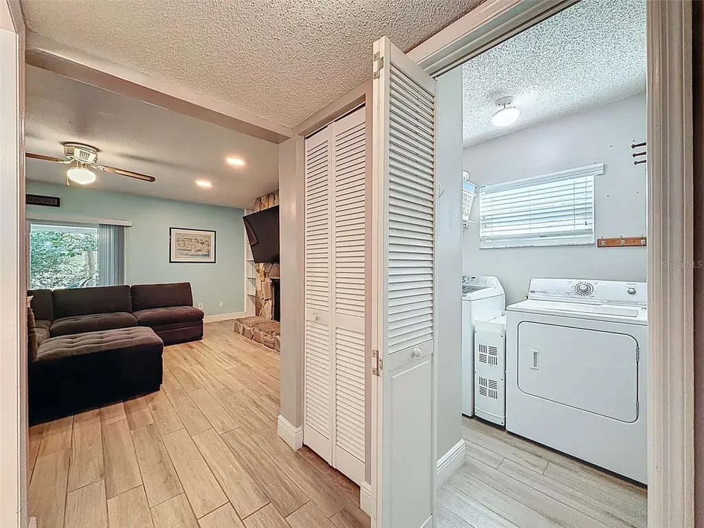 7923 Singing Court Place Tampa FL 33615