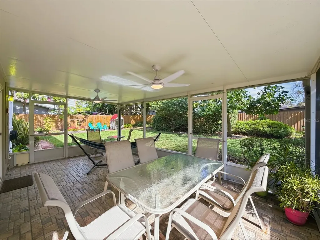 7923 Singing Court Place Tampa FL 33615