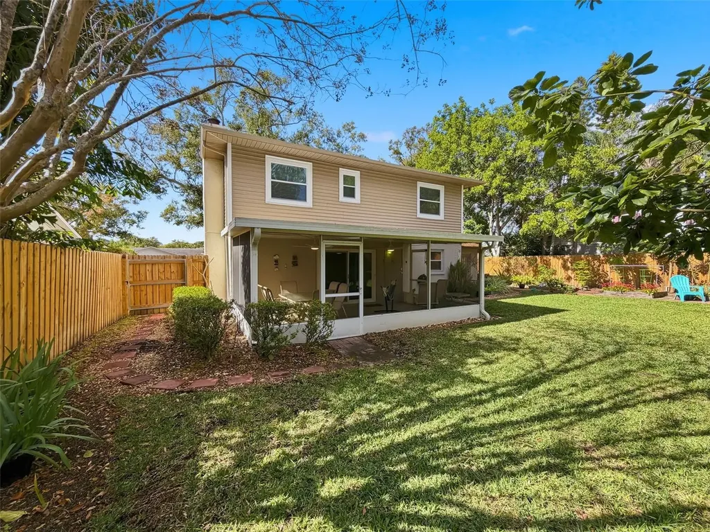 7923 Singing Court Place Tampa FL 33615