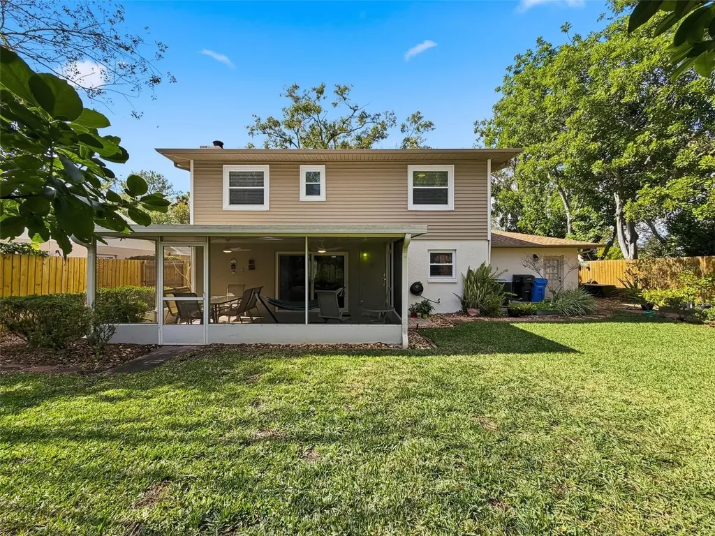 7923 Singing Court Place Tampa FL 33615