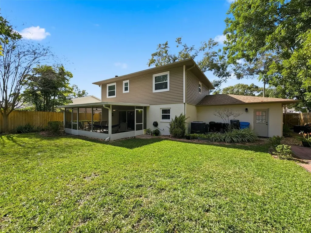 7923 Singing Court Place Tampa FL 33615