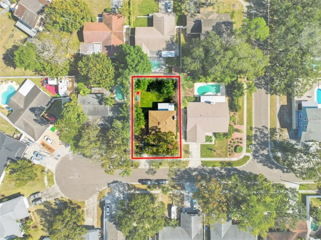 7923 Singing Court Place Tampa FL 33615