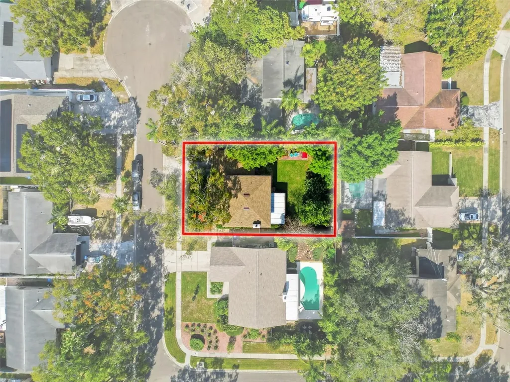 7923 Singing Court Place Tampa FL 33615